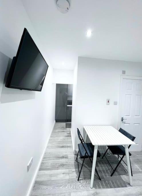Modern Studio Near Nec With Free Parking - Prime Location Sheldon  Exterior photo